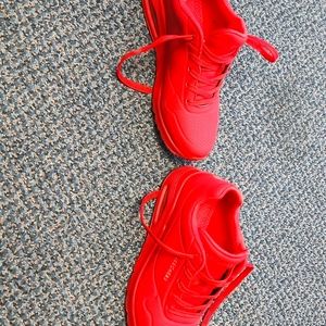 Red size 8 Sketchers leather sneakers